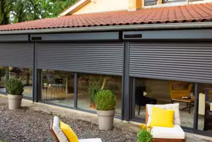 Installation de volets roulants